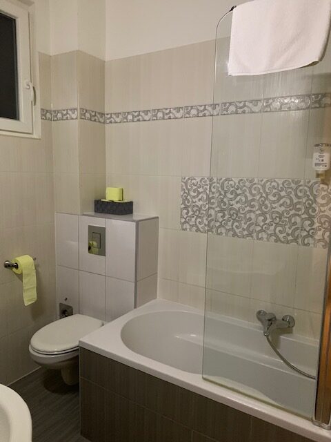 Apartment_Orchid_bathroom12