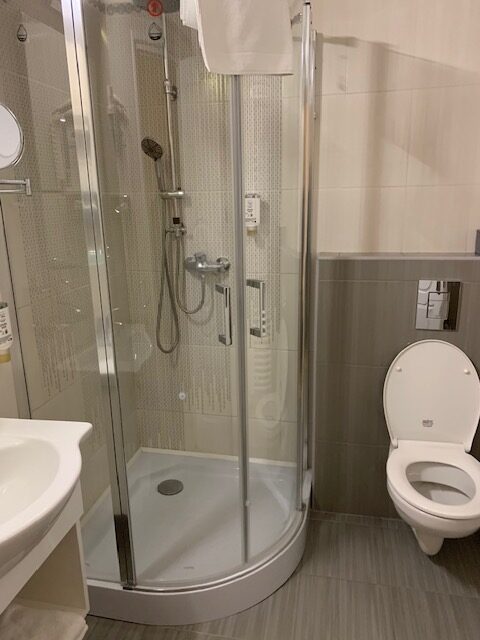 Apartment_Orchid_bathroom2