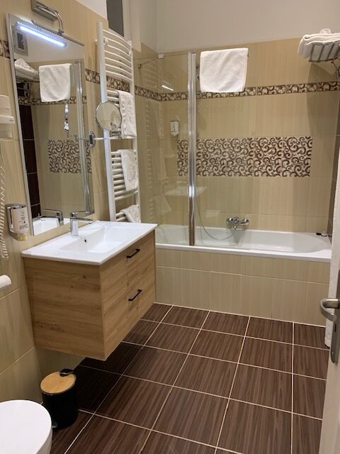 Apartment_Orchid_bathroom