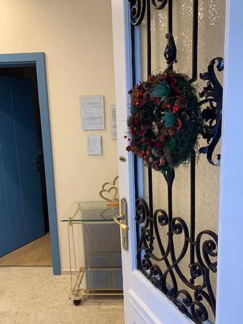 BirdontheWire_entrance