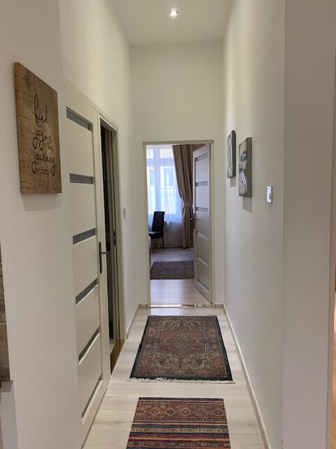 King-Kongs Luxury Cave hall