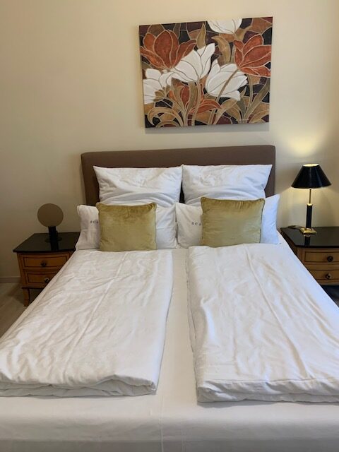 King-Kongs Luxury Cave bedroom4