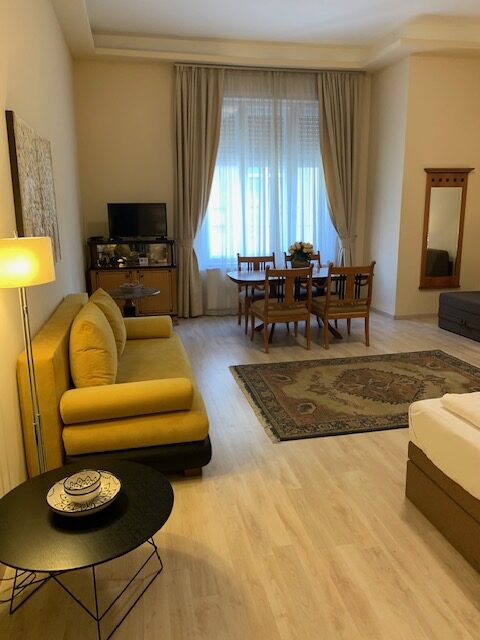King-Kongs Luxury Cave living room 2 King-Kongs Luxury Cave living room 2
